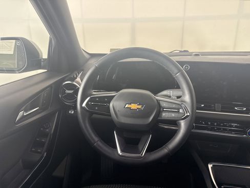 Used 2026 Chevrolet Equinox LT FWD image 11