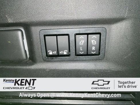 Used 2021 Chevrolet Tahoe Z71 w/ Z71 Signature Package image 9