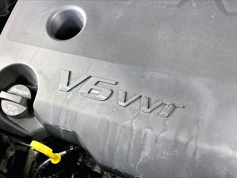 Certified 2022 Buick Enclave Avenir w/ Avenir Technology Package image 31