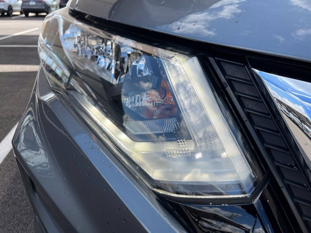Used 2018 Nissan Rogue SL AWD/4WD image 13