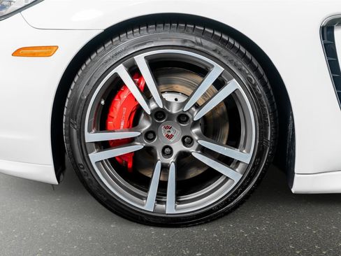 Used 2014 Porsche Panamera GTS image 20