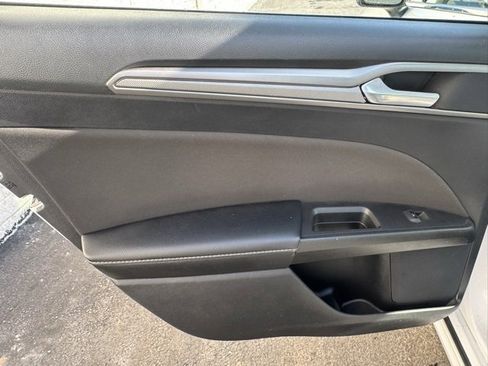 Certified 2020 Ford Fusion SE image 25