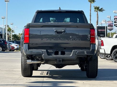 Used 2025 Toyota Tacoma TRD Off-Road AWD/4WD image 5