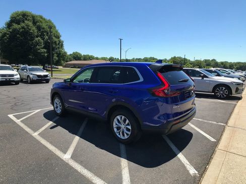 Certified 2025 Honda CR-V LX image 9
