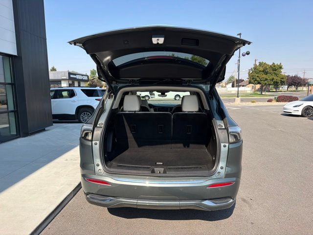 Used 2023 Buick Enclave Avenir w/ Avenir Technology Package AWD/4WD image 8