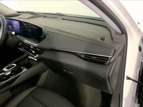 Used 2025 Buick Envision Preferred AWD/4WD image 16