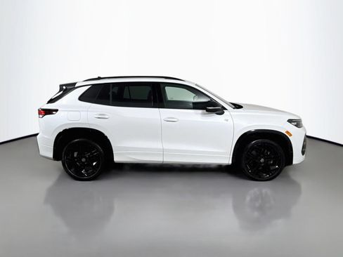 Certified 2025 Volkswagen Tiguan SE R-Line AWD/4WD image 8