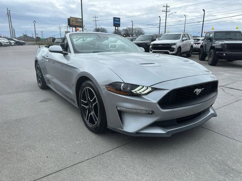 Used 2022 Ford Mustang Premium image 4