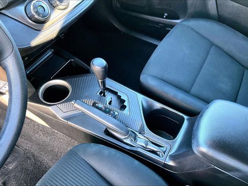 Used 2014 Toyota RAV4 LE image 13