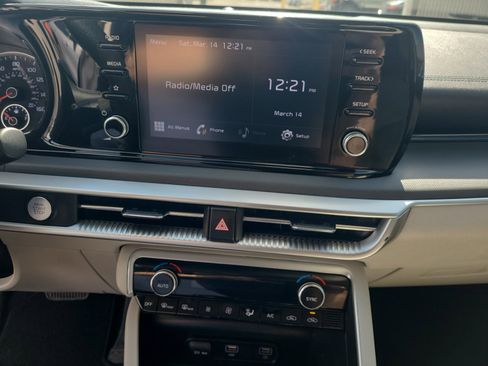 Used 2022 Kia K5 LXS image 18