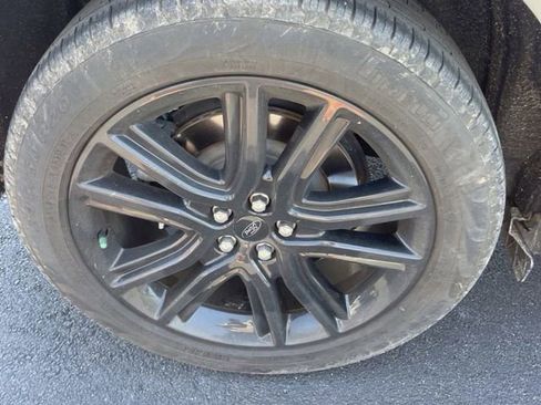 Used 2024 Ford Edge ST-Line image 13