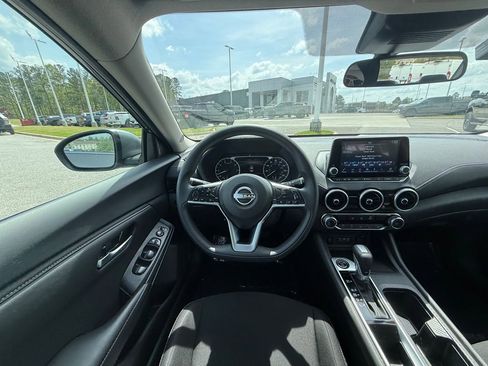 Used 2025 Nissan Sentra SV image 13