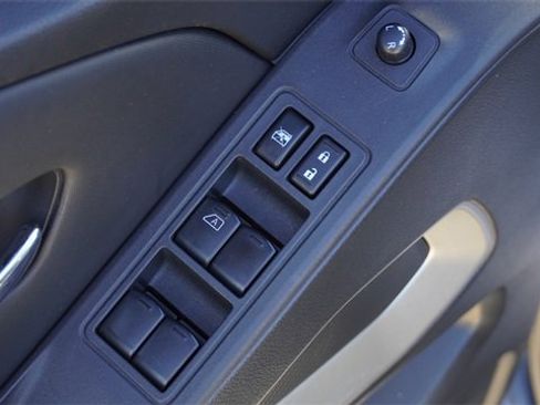 Used 2022 Nissan Frontier SV image 21