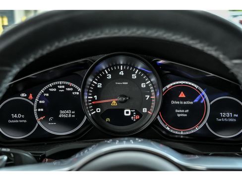 Used 2023 Porsche Cayenne Platinum Edition AWD/4WD image 17