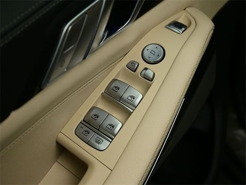 Used 2021 BMW X7 xDrive40i w/ Premium Package image 24