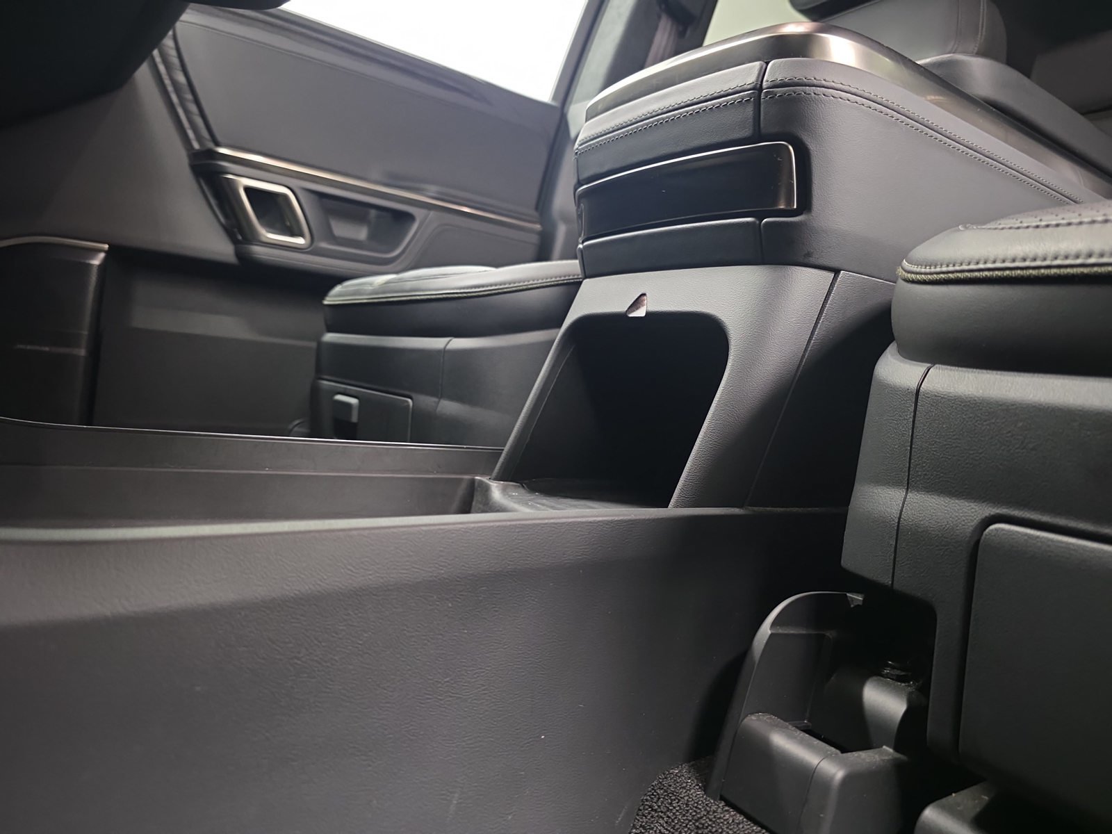 Used 2022 Rivian R1S Launch Edition Quad AWD/4WD image 33