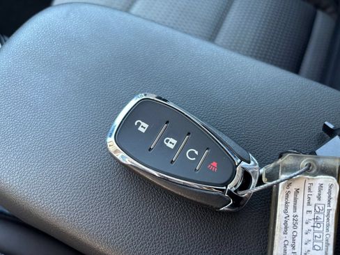 Used 2025 Chevrolet Trax LT FWD image 21