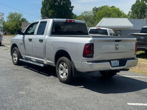 Used 2018 RAM 1500 Express AWD/4WD image 7