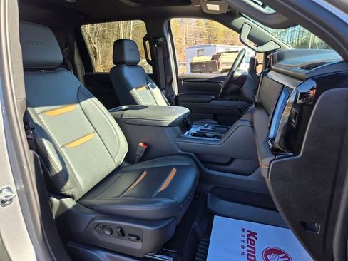 Used 2025 GMC Sierra 2500 AT4 w/ AT4 Premium Plus Package image 18