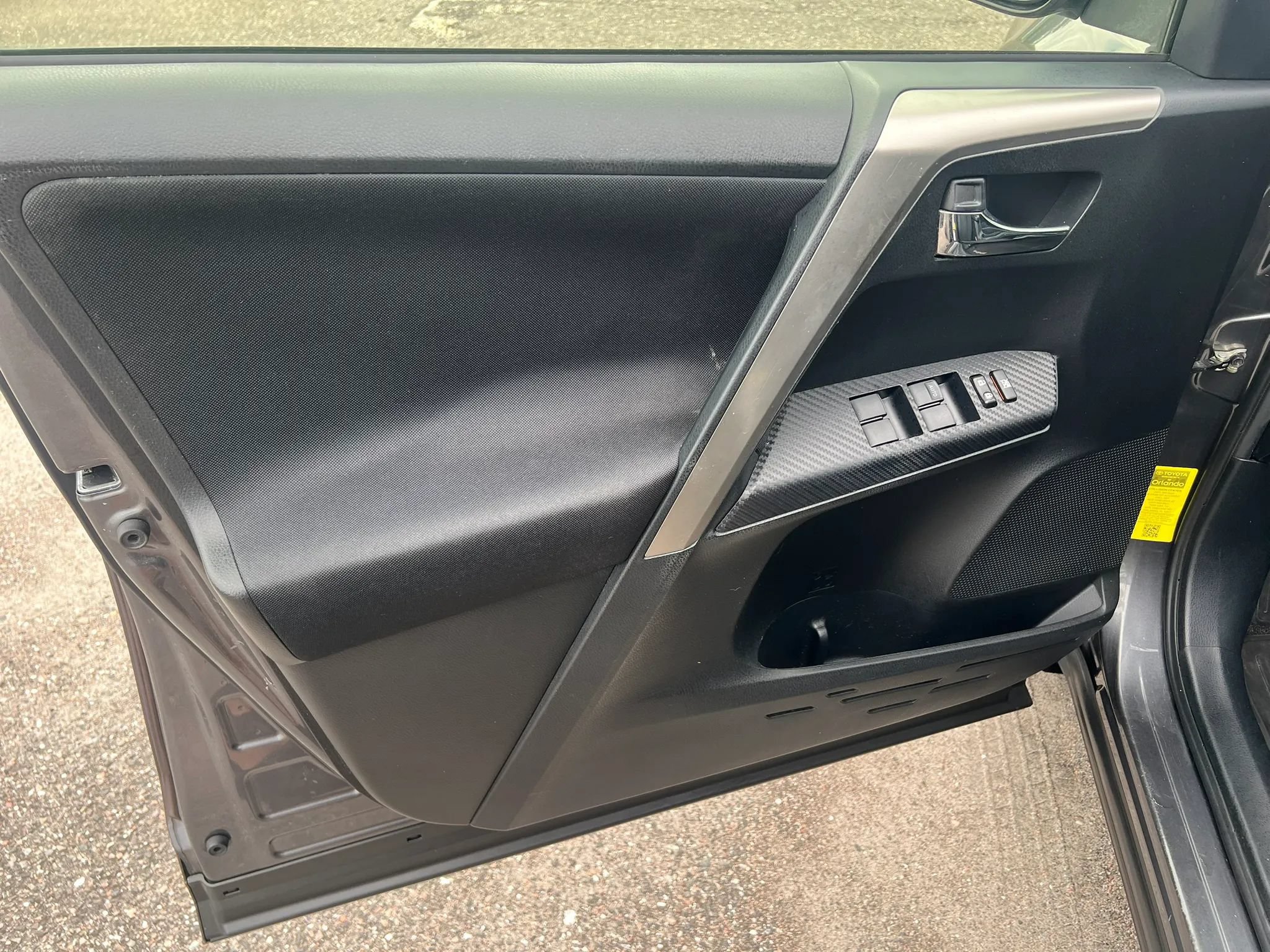 Used 2015 Toyota RAV4 XLE w/ Outdoor Package FWD image 6
