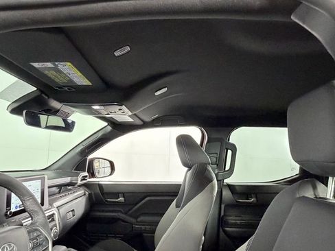 Used 2025 Toyota Tacoma TRD Sport image 23