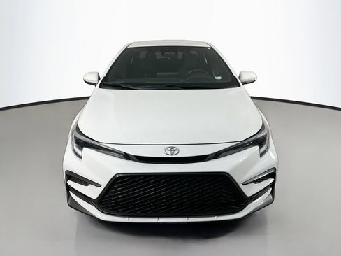 Used 2025 Toyota Corolla SE FWD image 3