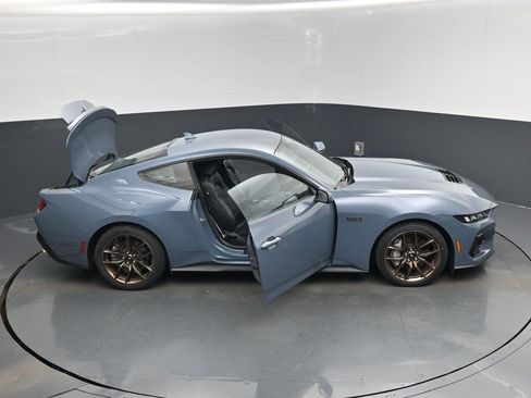 Used 2024 Ford Mustang GT Premium image 18