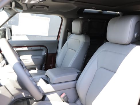 New 2026 Land Rover Defender 90 X-Dynamic SE AWD/4WD image 10