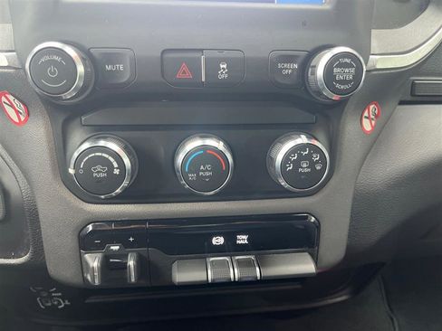 Used 2024 RAM 3500 Big Horn image 19