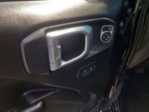 Used 2019 Jeep Wrangler Unlimited Sport S AWD/4WD image 16