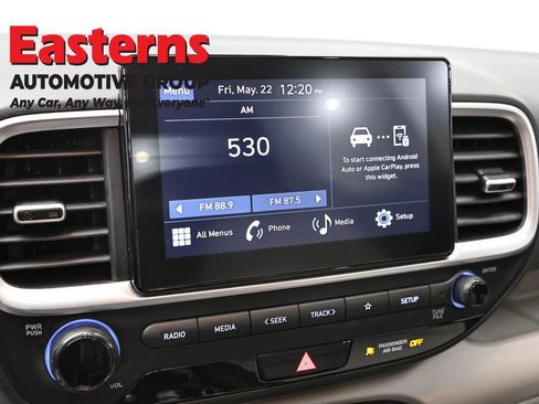 Used 2025 Hyundai Venue SEL FWD image 18