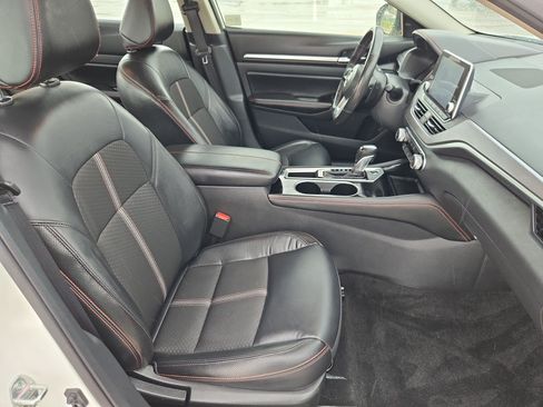 Used 2024 Nissan Altima 2.5 SR FWD image 29