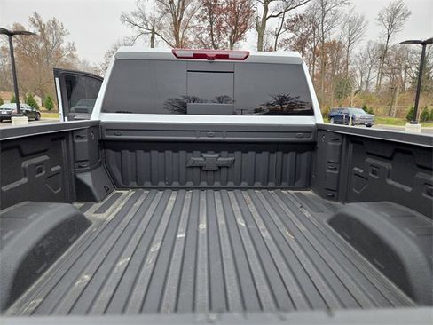 Used 2025 Chevrolet Silverado 2500 LTZ w/ LTZ Plus Package image 31