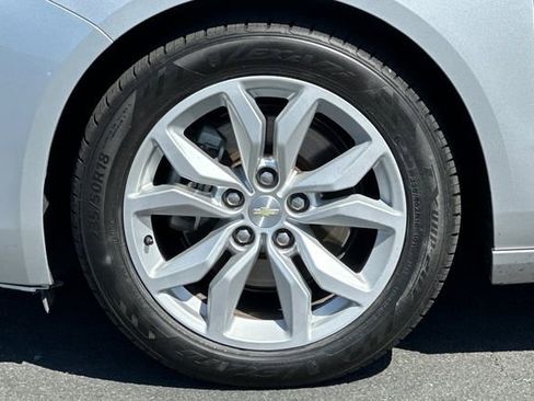 Used 2018 Chevrolet Impala LT FWD image 28
