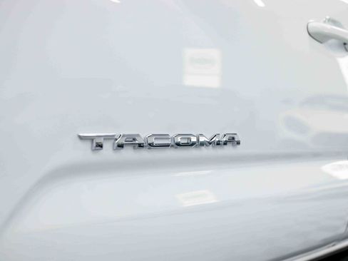 Used 2020 Toyota Tacoma TRD Off-Road w/ Technology Package image 36