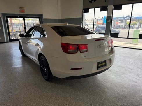 Used 2016 Chevrolet Malibu LT FWD image 5