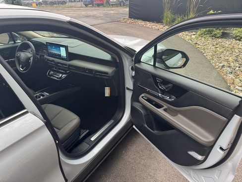 New 2025 Lincoln Corsair Reserve image 11