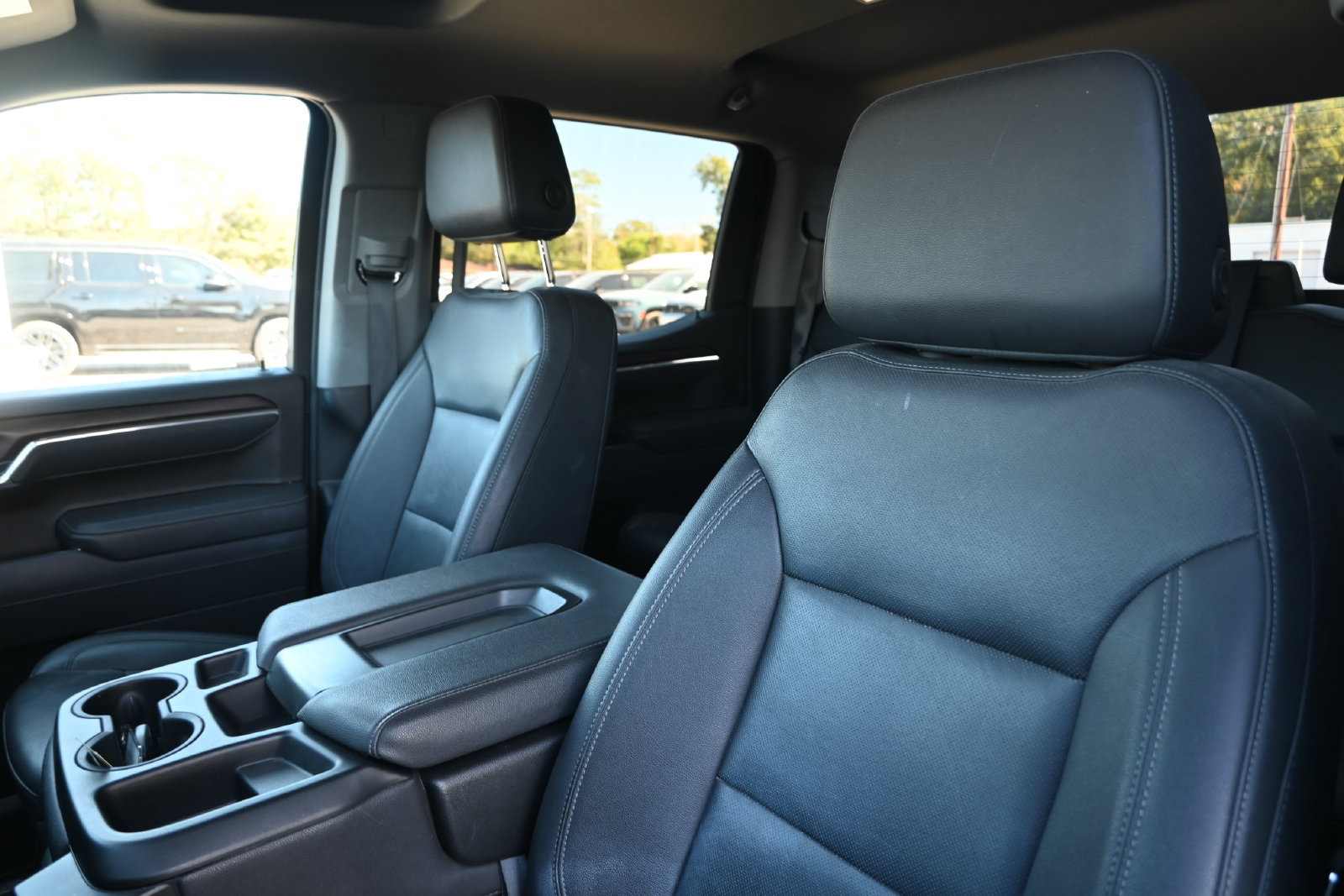 Used 2025 GMC Sierra 1500 SLT RWD image 10
