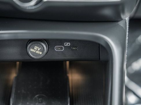 Used 2024 Volvo XC40 B5 Plus w/ Protection Package Premier image 25