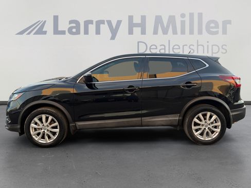 Used 2020 Nissan Rogue Sport S w/ Appearance Package FWD image 2