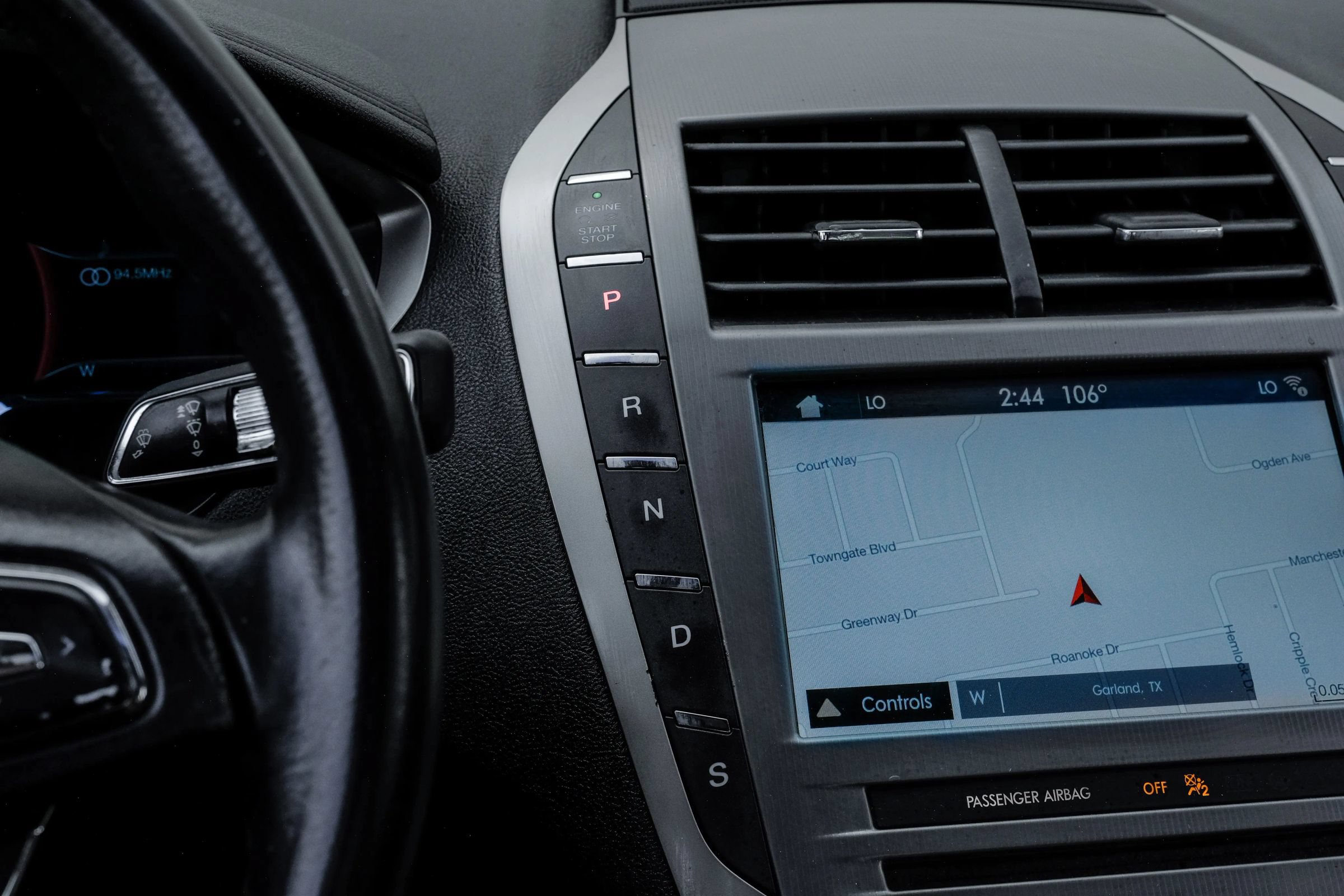 Used 2017 Lincoln MKZ Reserve FWD image 31