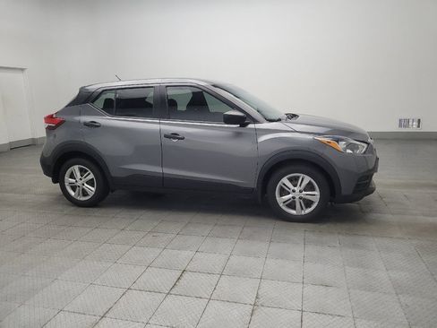 Used 2020 Nissan Kicks S FWD image 11