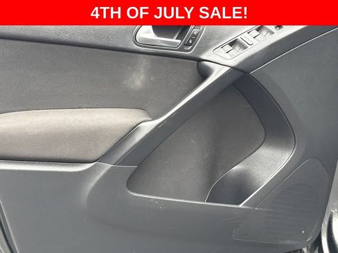 Used 2017 Volkswagen Tiguan Limited w/ Premium Package FWD image 11