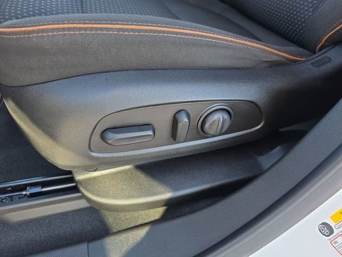 Certified 2023 GMC Acadia AT4 image 33