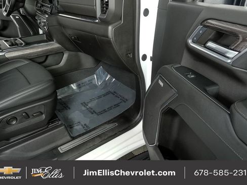 Certified 2024 Chevrolet Silverado 2500 LTZ w/ LTZ Convenience Package image 24