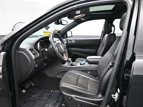 Used 2020 Jeep Grand Cherokee Altitude RWD image 12