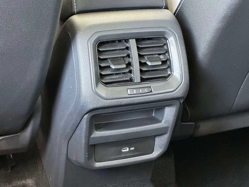 Certified 2025 Volkswagen Taos SE AWD/4WD image 14