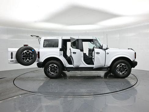 New 2026 Ford Bronco Outer Banks AWD/4WD image 4