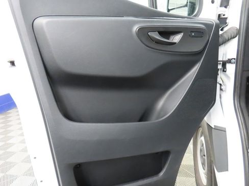 Used 2024 Mercedes-Benz Sprinter 2500 image 47