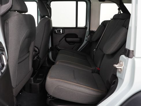 Used 2024 Jeep Wrangler Unlimited AWD/4WD image 15